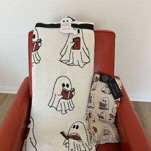 GOBLIN AND GHOUL GHOST READING BOOK THROW BLANKET HALLOWEEN AND TOWEL BUNDLE